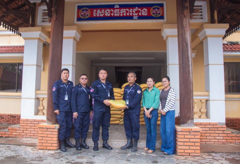 កងរាជអាវុធហត្ថខេត្តសៀមរាប សម្តែងនូវការថ្លែងអំណរគុណចំពោះ សប្បុរសជន