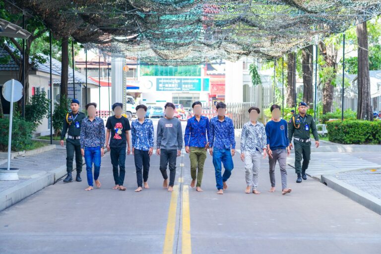 អាវុធហត្ថរាជធានីភ្នំពេញ បញ្ជូនជនសង្ស័យ១១នាក់ ទៅតុលាការពាក់ព័ន្ធ ០៣ករណីផ្សេងគ្នា!