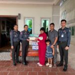 ក្រុមការងារអាវុធហត្ថរាជធានីភ្នំពេញ ប្រគល់អំណោយដល់សមាជិកចំនួន៥នាក់ ដែលមានប្រពន្ធទើបសម្រាលកូន!